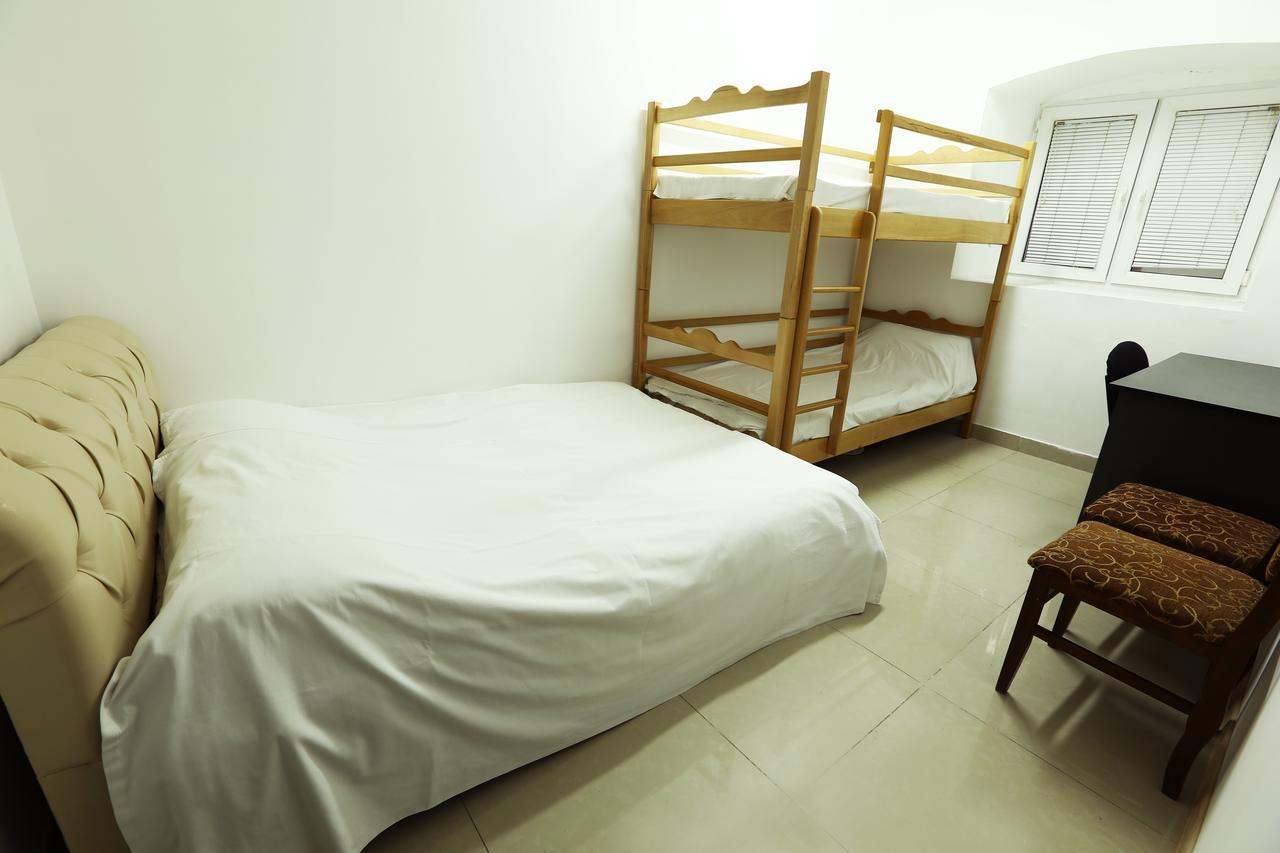 Byron Hostel Erivan Dış mekan fotoğraf