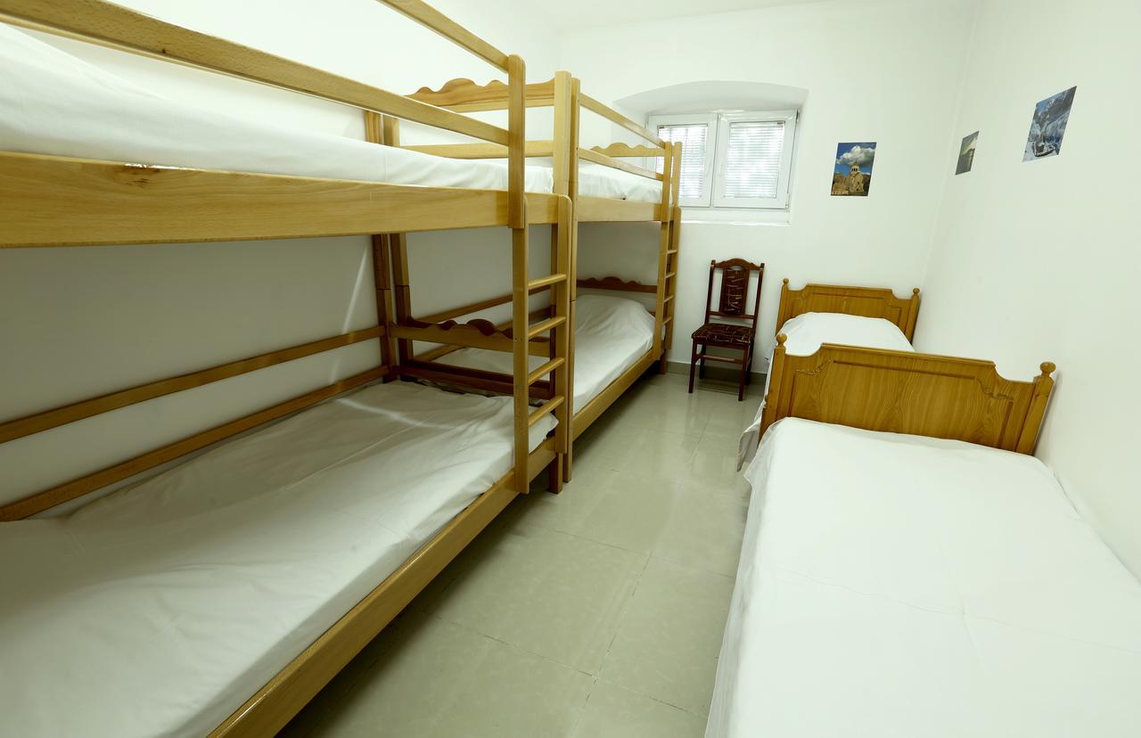 Byron Hostel Erivan Dış mekan fotoğraf