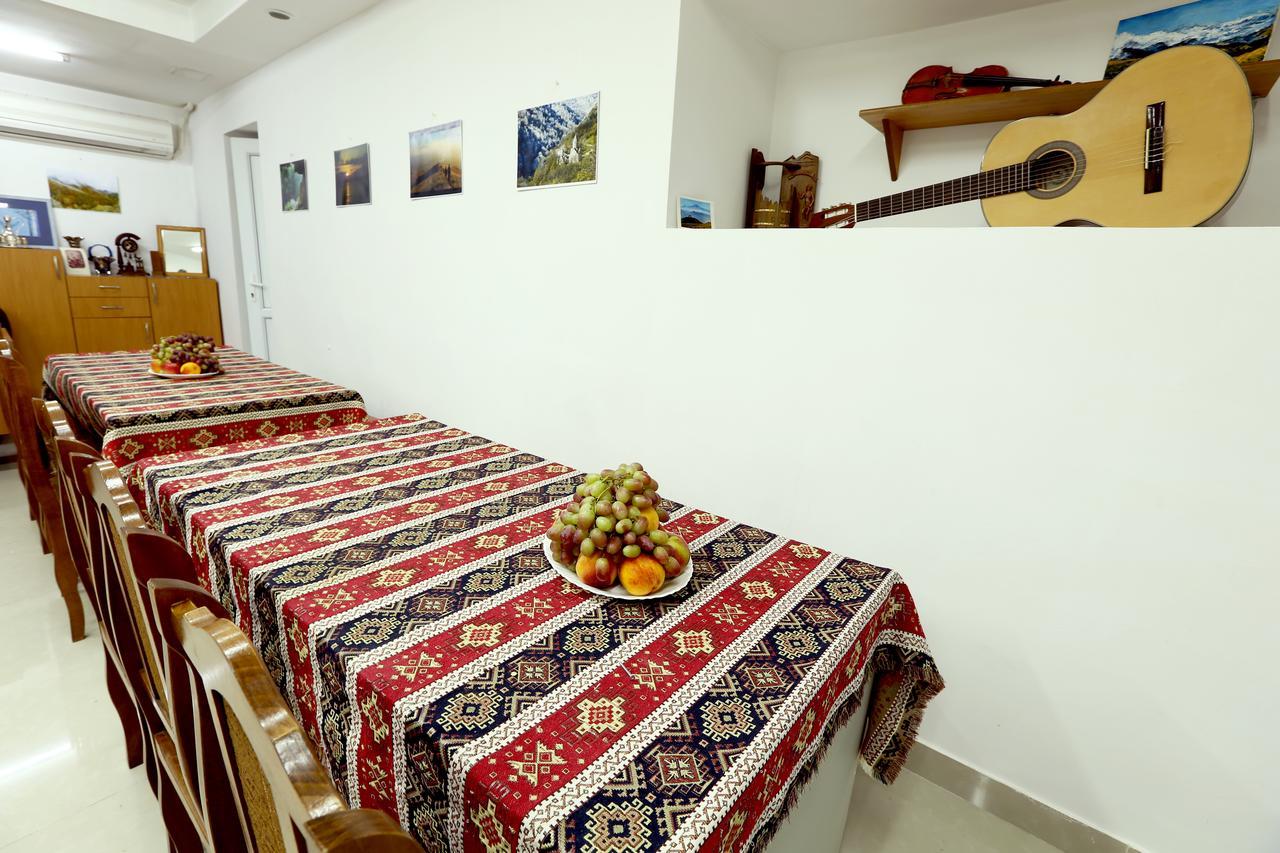 Byron Hostel Erivan Dış mekan fotoğraf