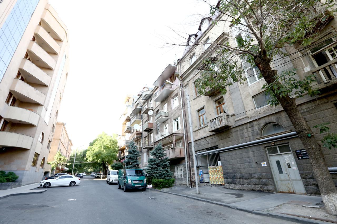 Byron Hostel Erivan Dış mekan fotoğraf