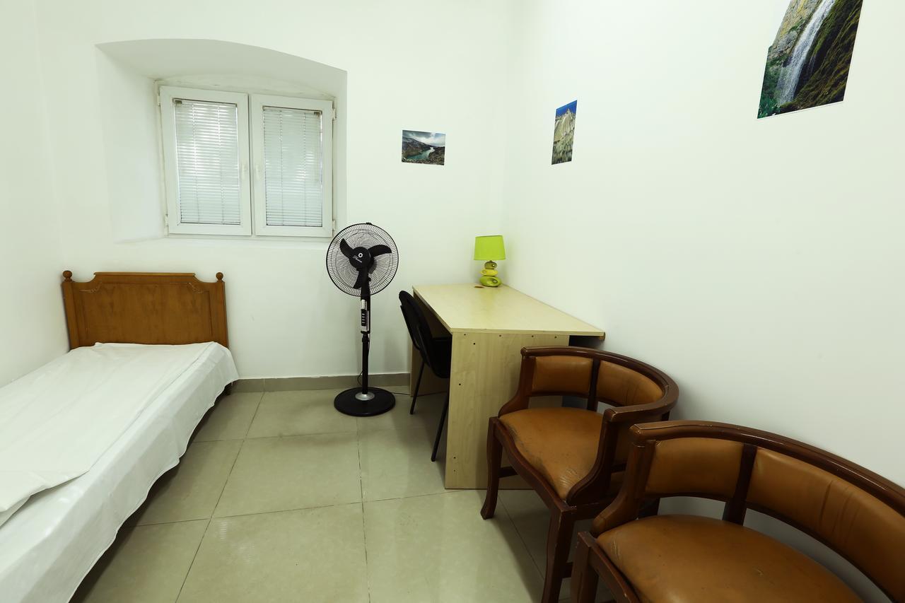 Byron Hostel Erivan Dış mekan fotoğraf