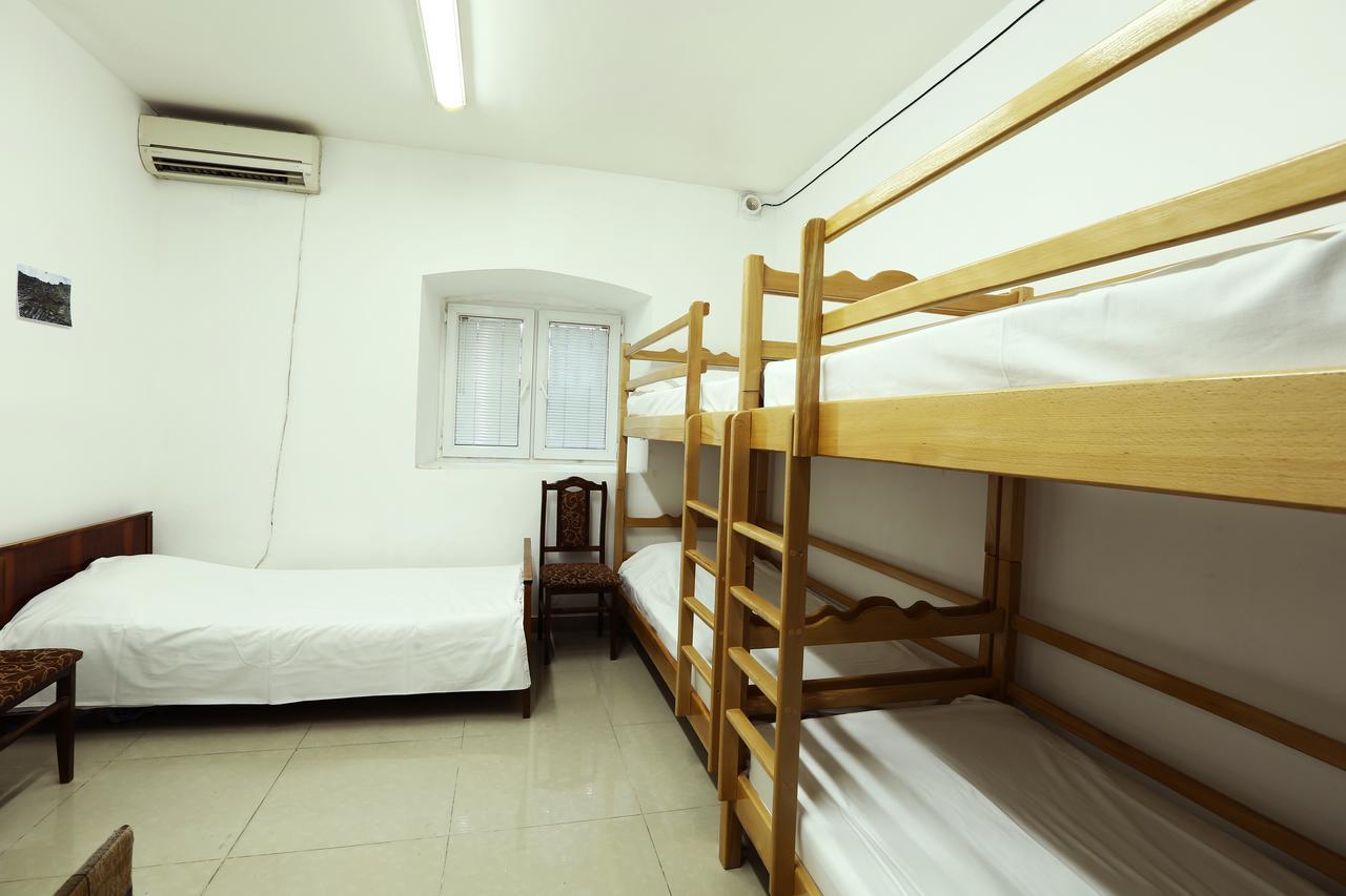 Byron Hostel Erivan Dış mekan fotoğraf
