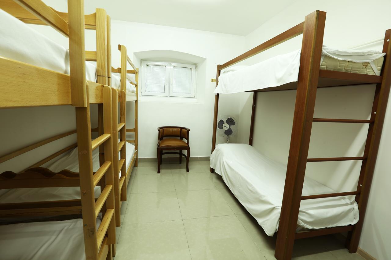 Byron Hostel Erivan Dış mekan fotoğraf