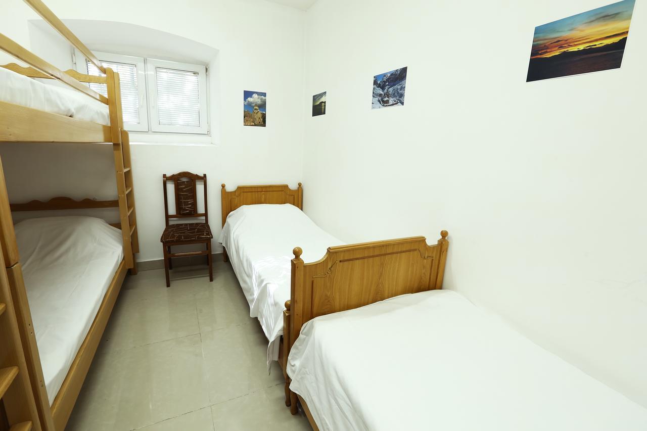 Byron Hostel Erivan Dış mekan fotoğraf