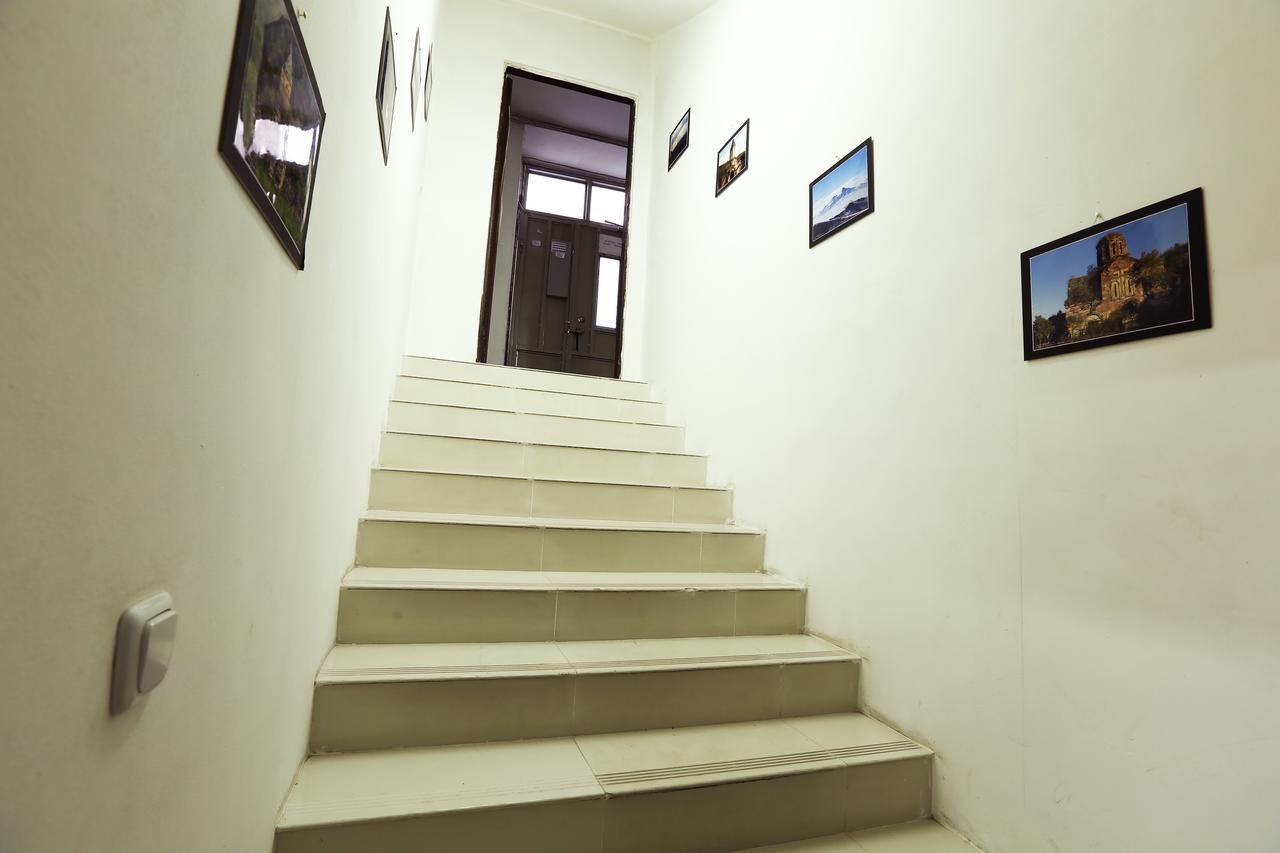Byron Hostel Erivan Dış mekan fotoğraf