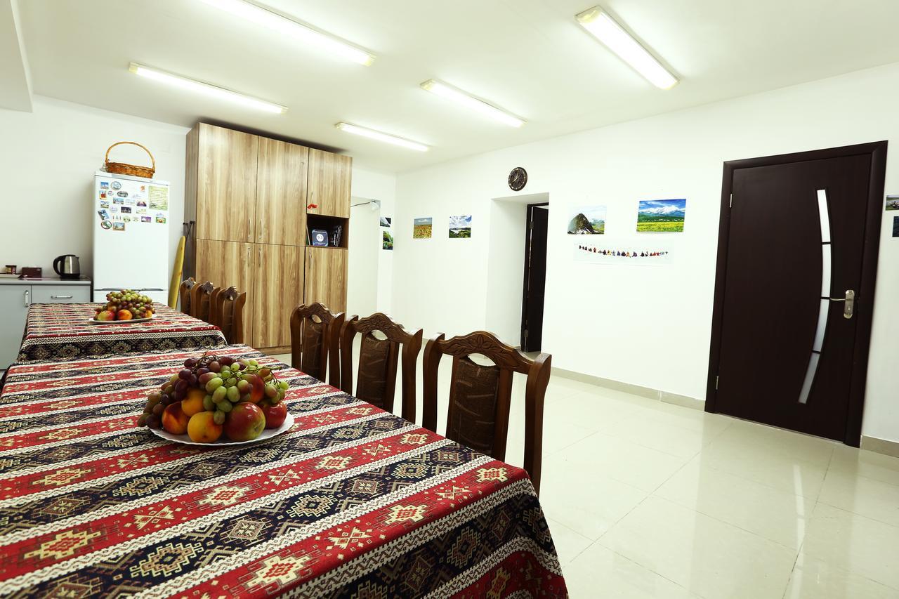 Byron Hostel Erivan Dış mekan fotoğraf